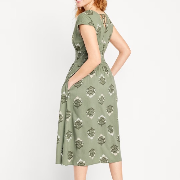 NWT OLD NAVY  Waist-Defined Midi Dress Color: Block Print - Picture 2 of 8